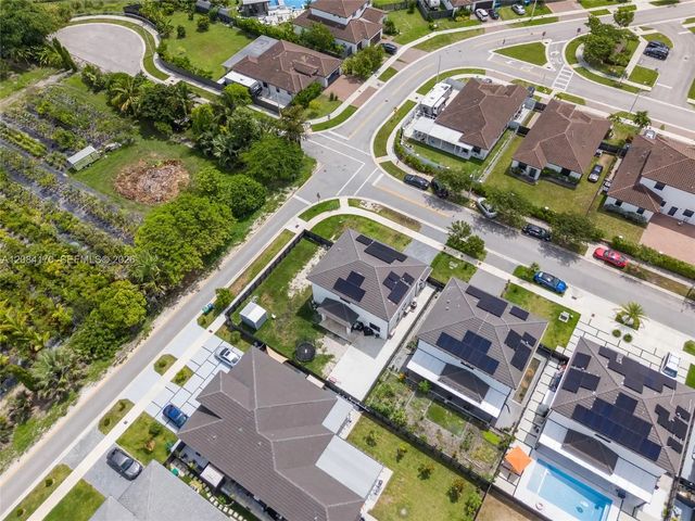 3 of 37 - 22610 Sw 129th Avenue, Miami, FL