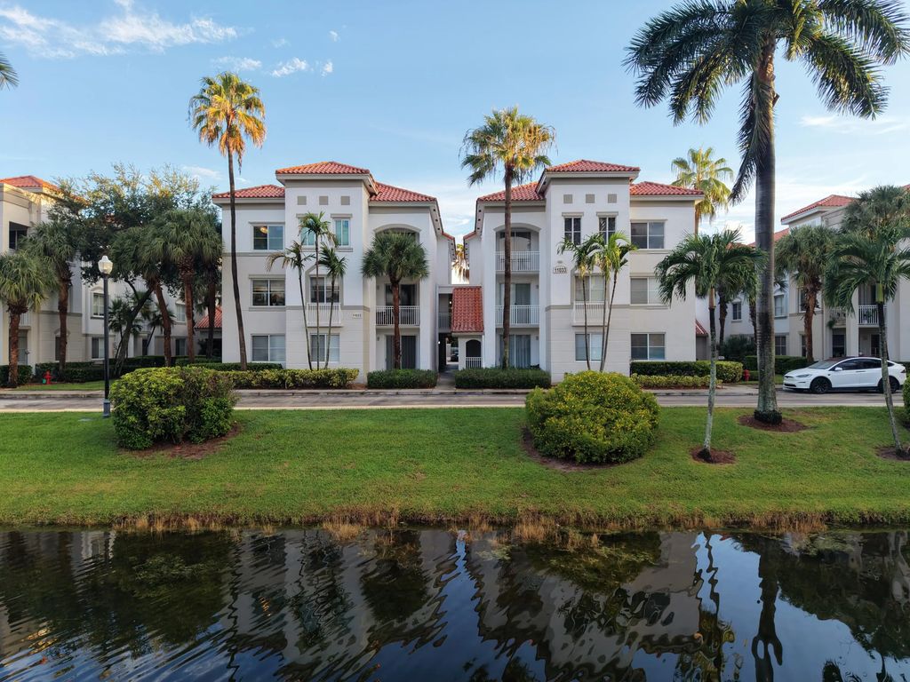 11033 Legacy Boulevard #104, Palm Beach Gardens