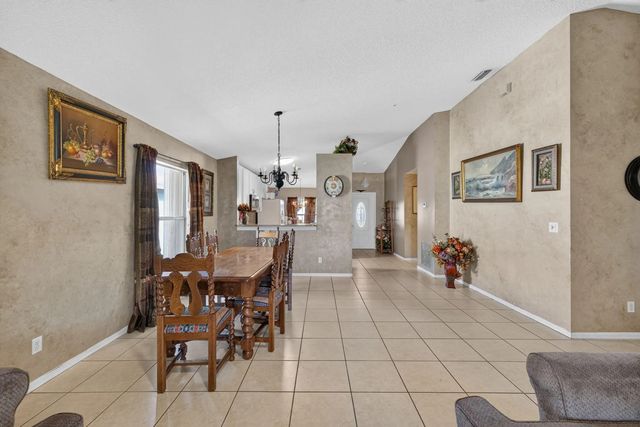 5 of 19 - 628 Stanford Lane, Port St. Lucie, FL