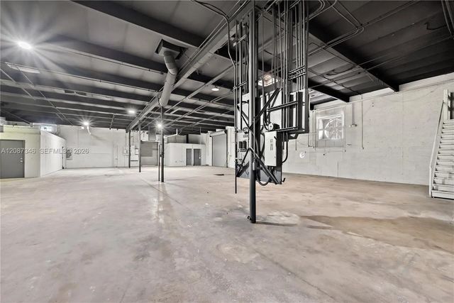 5 of 46 - 1050 E 24th Street, Hialeah, FL