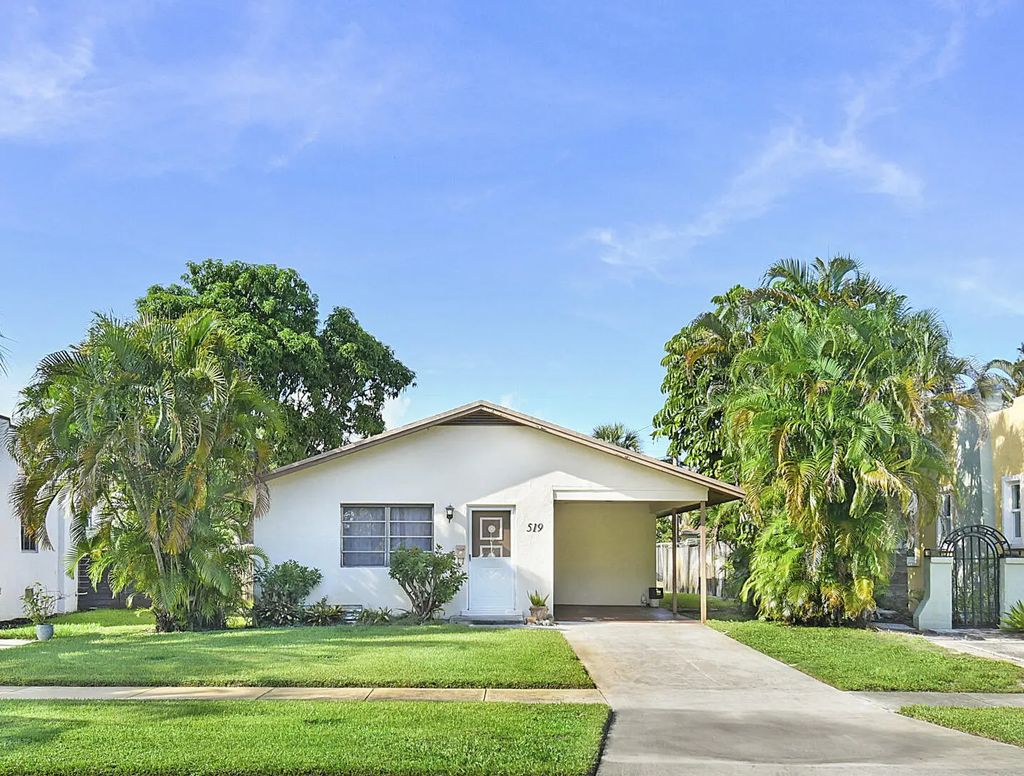 519 Evergreen Drive, Lake Park