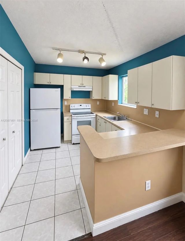 5 of 14 - 2650 Se 12th Place #201, Homestead, FL
