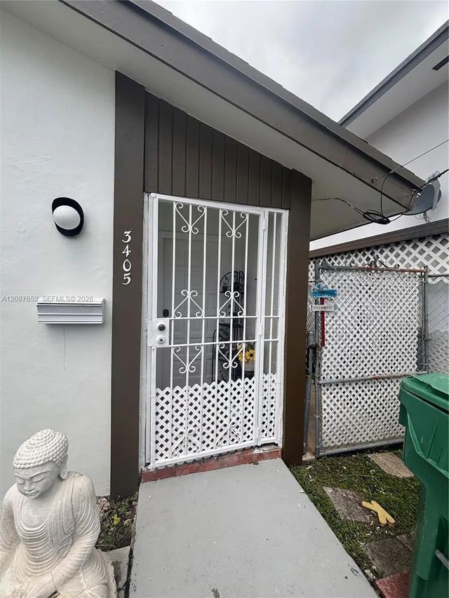 3 of 27 - 3405 Sw 24th Street, Miami, FL