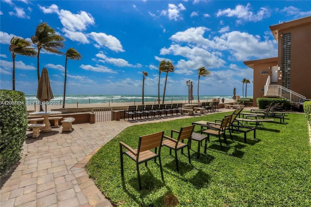 3300 N Surf Road #1a, Hollywood