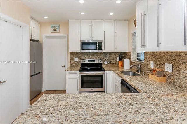 2 of 18 - 3300 N Surf Road #1a, Hollywood, FL