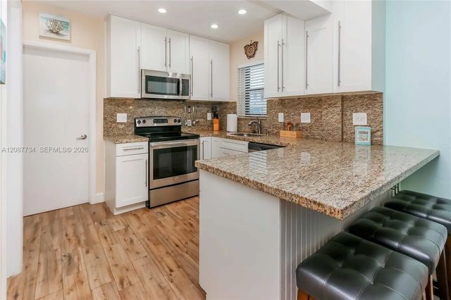 3 of 18 - 3300 N Surf Road #1a, Hollywood, FL