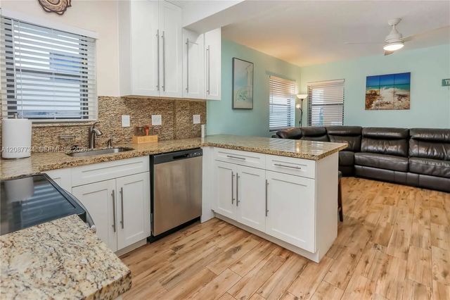 5 of 18 - 3300 N Surf Road #1a, Hollywood, FL