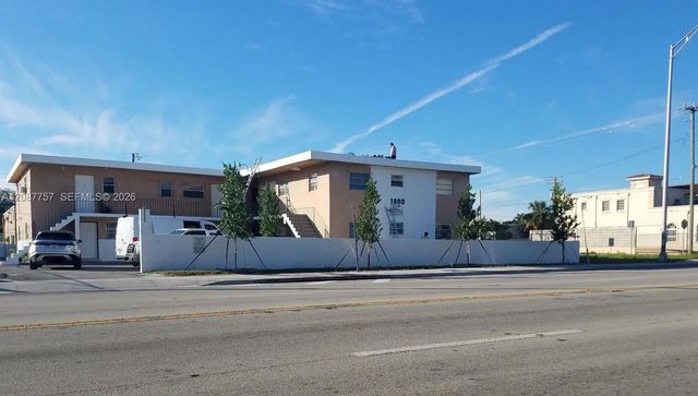 1880 Nw 36th Street, Miami