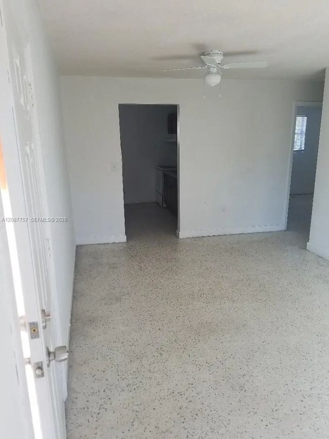 4 of 5 - 1880 Nw 36th Street, Miami, FL