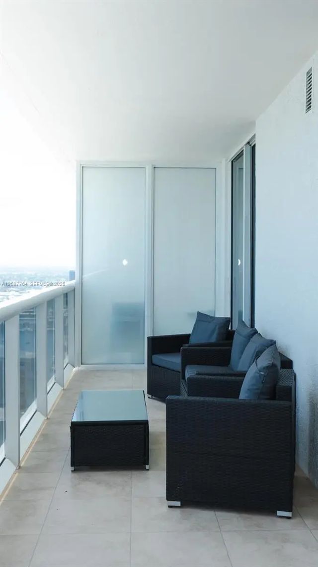 4 of 18 - 1830 S Ocean Drive #4003, Hallandale Beach, FL