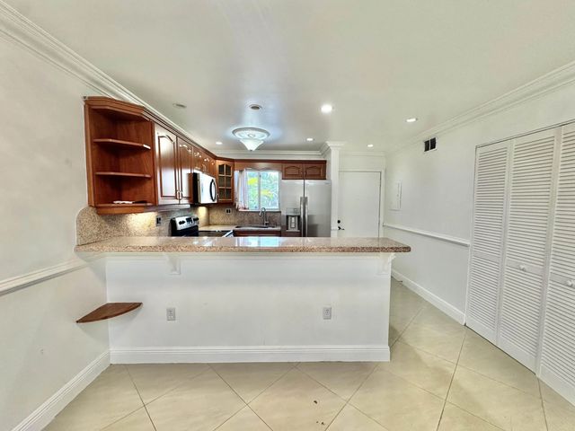 3 of 20 - 6074 Forest Hill Boulevard #107, West Palm Beach, FL