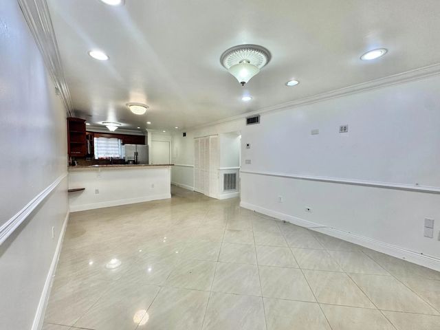 5 of 20 - 6074 Forest Hill Boulevard #107, West Palm Beach, FL