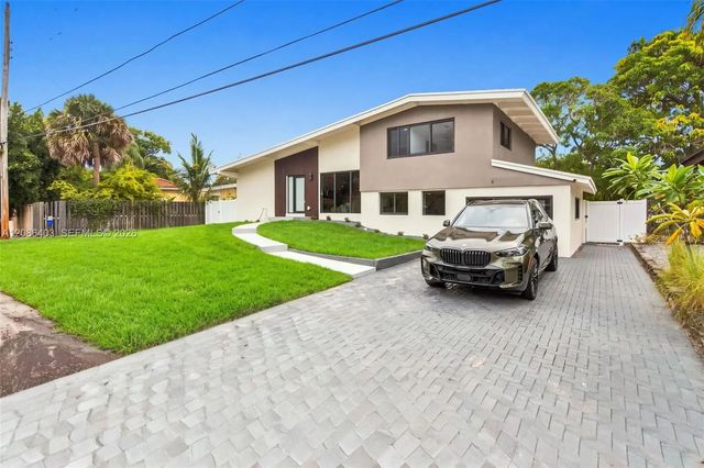 3 of 39 - 2412 Sugarloaf Lane, Fort Lauderdale, FL