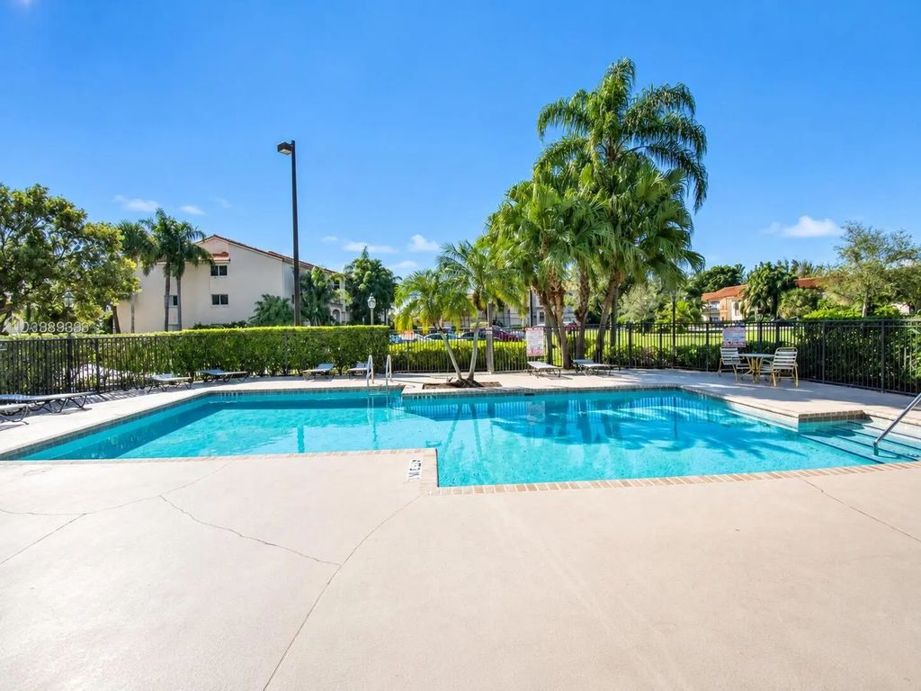 3330 Pinewalk Drive N #1616, Margate