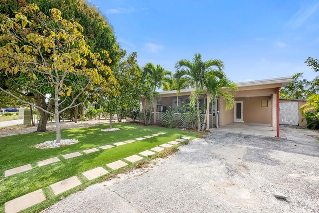2 of 39 - 4344 Kent Avenue, Lake Worth, FL