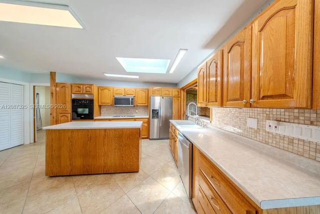 5 of 32 - 4391 Sw 77th Avenue, Davie, FL