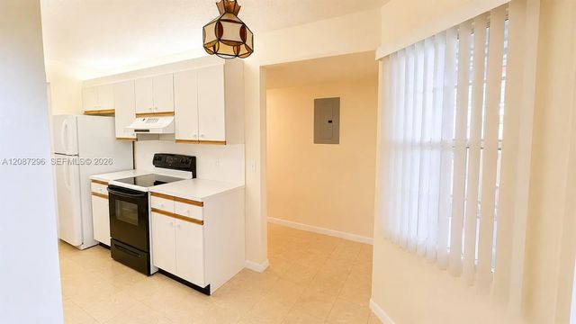 3 of 16 - 12900 Sw 13th Street #413e, Pembroke Pines, FL