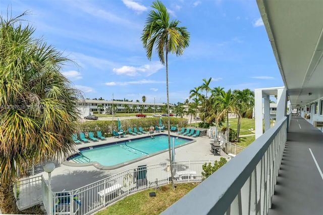 5 of 35 - 900 Atlantic Shores Boulevard #219, Hallandale Beach, FL