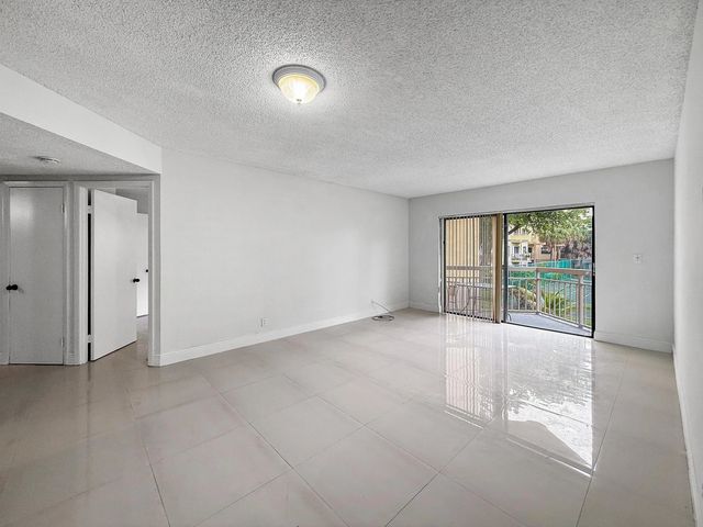 4 of 59 - 8290 Lake Drive #250, Doral, FL