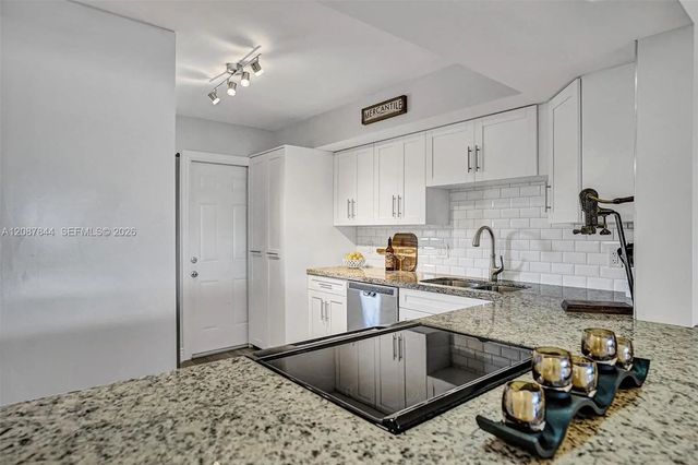 5 of 39 - 3111 Ne 51st Street #305c, Fort Lauderdale, FL
