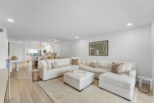 2 of 57 - 11 Southport Lane #e, Boynton Beach, FL