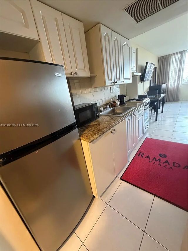 2 of 8 - 19201 Collins Avenue #943, Sunny Isles Beach, FL