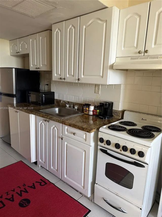 4 of 8 - 19201 Collins Avenue #943, Sunny Isles Beach, FL