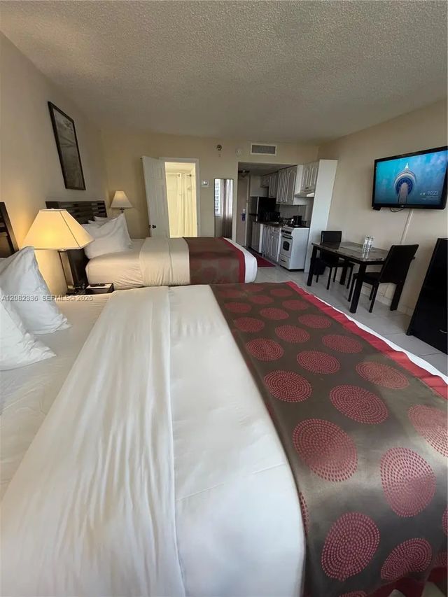 5 of 8 - 19201 Collins Avenue #943, Sunny Isles Beach, FL