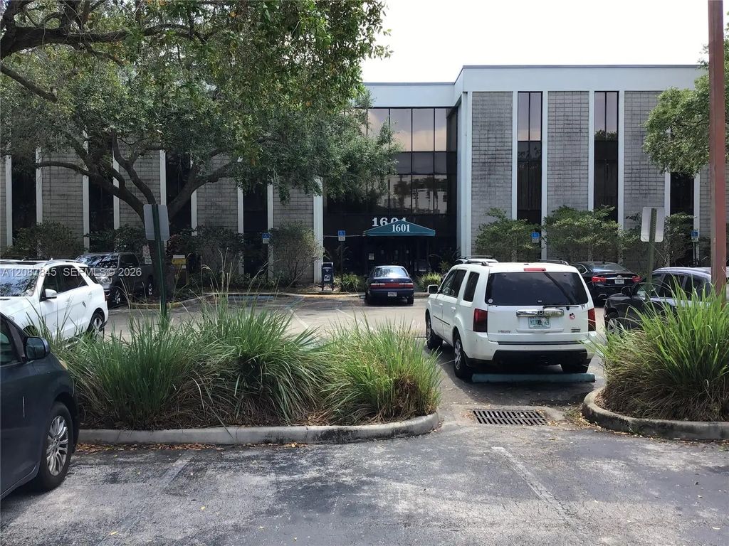 1601 N Palm Avenue #101, Pembroke Pines