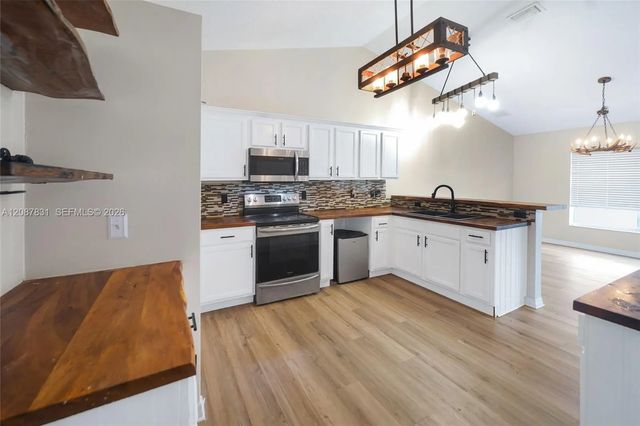 5 of 21 - 293 Sw Pagoda Terrace, Port St. Lucie, FL