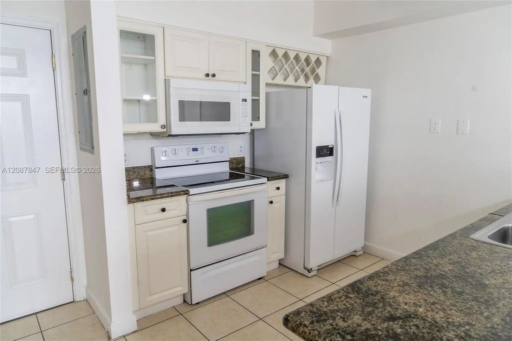1 Glen Royal Parkway #809, Miami