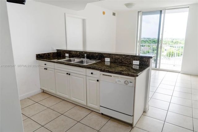 3 of 22 - 1 Glen Royal Parkway #809, Miami, FL