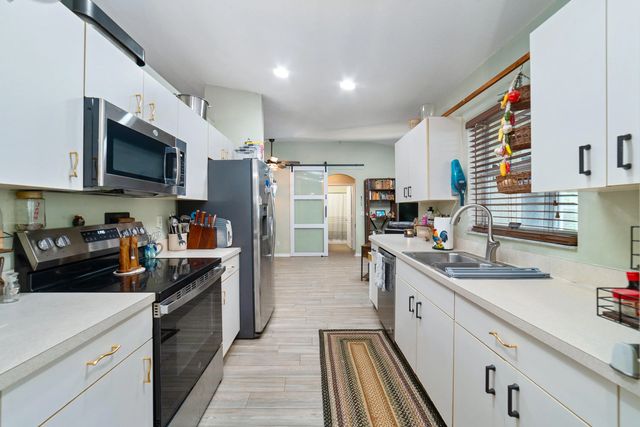 4 of 31 - 245 Sw De Gouvea Terrace, Port St. Lucie, FL