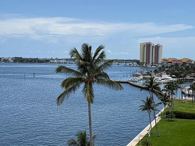 5 of 40 - 401 Lake Shore Drive #802, Lake Park, FL