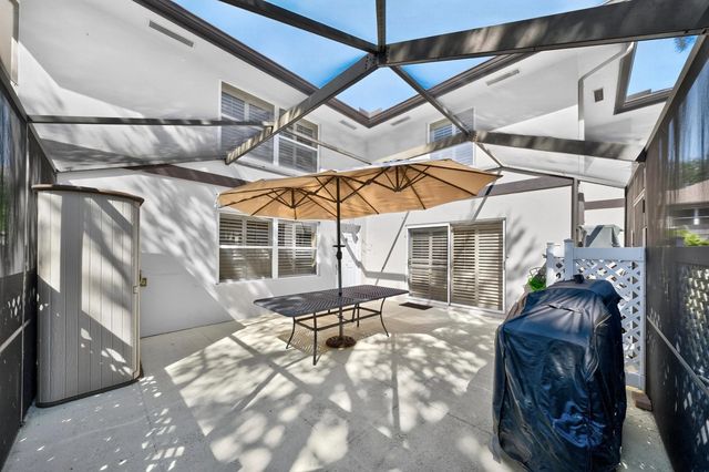 5 of 27 - 42 Essex Court #b, Royal Palm Beach, FL
