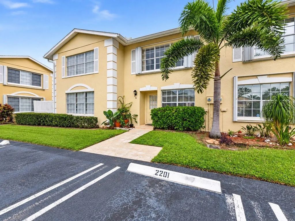 220 Foxtail Drive #g, Greenacres