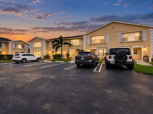 2 of 31 - 220 Foxtail Drive #g, Greenacres, FL