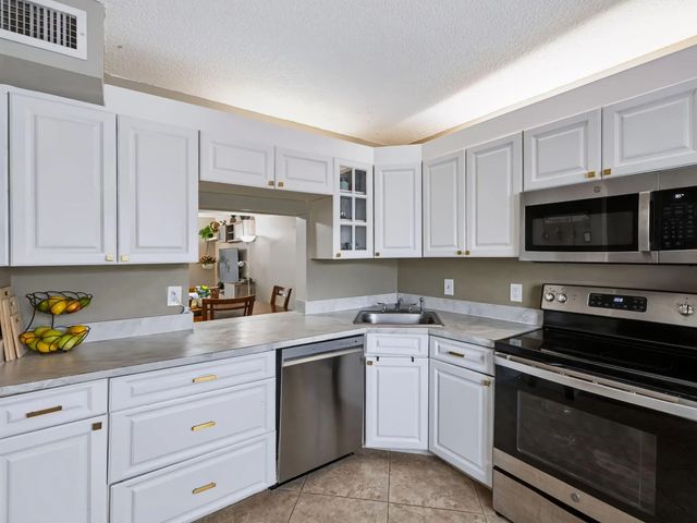 5 of 31 - 220 Foxtail Drive #g, Greenacres, FL