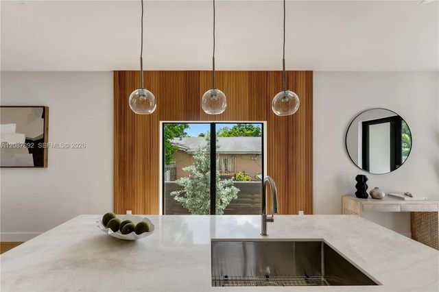 4 of 32 - 1917 Nw 17th Street #b, Miami, FL
