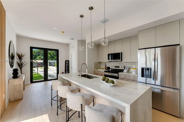 5 of 32 - 1917 Nw 17th Street #b, Miami, FL