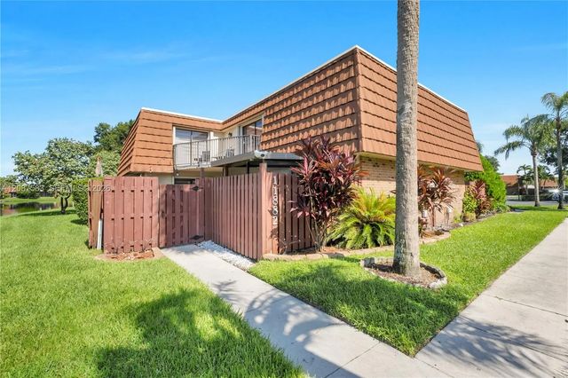 11882 Sw 12th Place, Davie