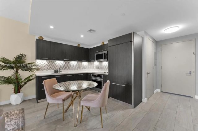 2 of 25 - 45 Sw 9th Street #1002, Miami, FL