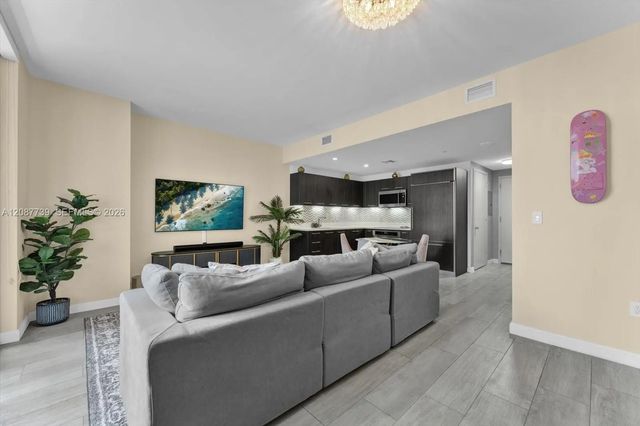 3 of 25 - 45 Sw 9th Street #1002, Miami, FL