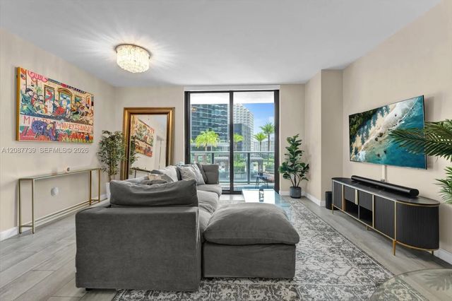 4 of 25 - 45 Sw 9th Street #1002, Miami, FL