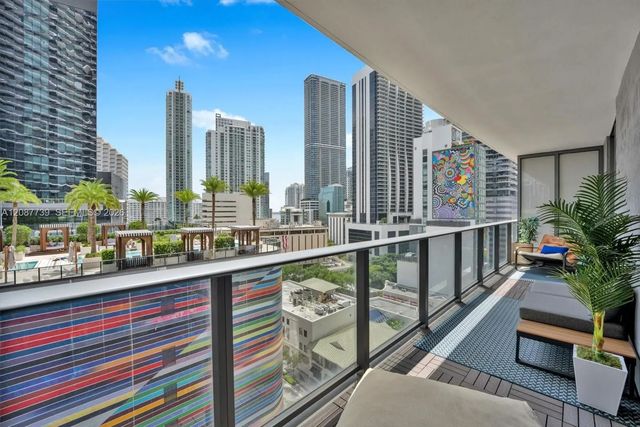5 of 25 - 45 Sw 9th Street #1002, Miami, FL
