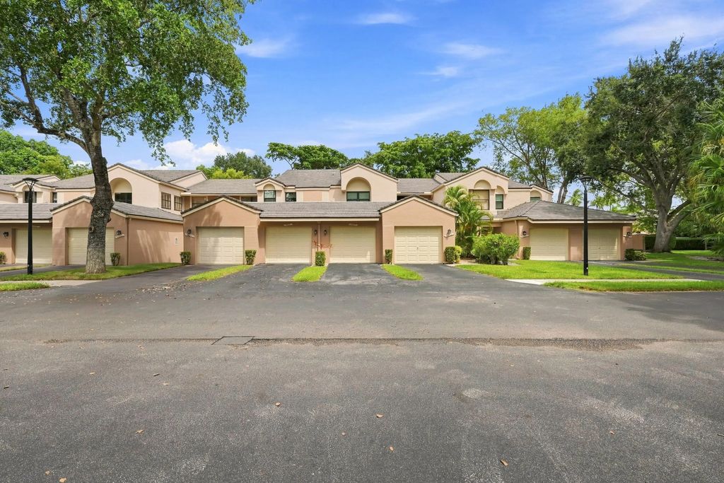 9825 Nw 1st Court #9825, Plantation