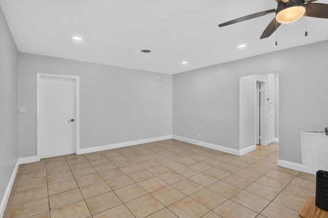 5 of 17 - 3400 Ne 5th Avenue, Boca Raton, FL