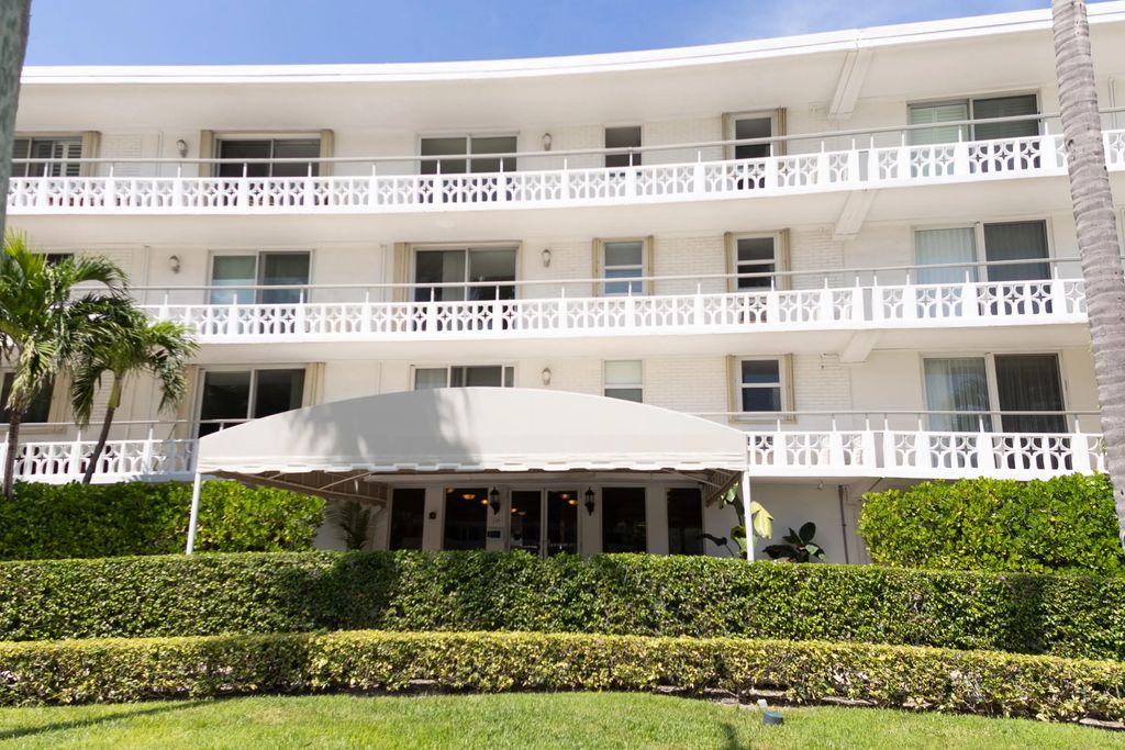 139 Sunrise Avenue #107, Palm Beach