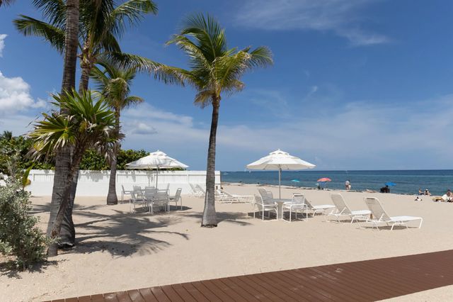 4 of 58 - 139 Sunrise Avenue #107, Palm Beach, FL