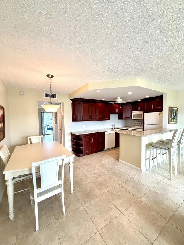 5 of 29 - 4104 Cambridge E #4104, Deerfield Beach, FL